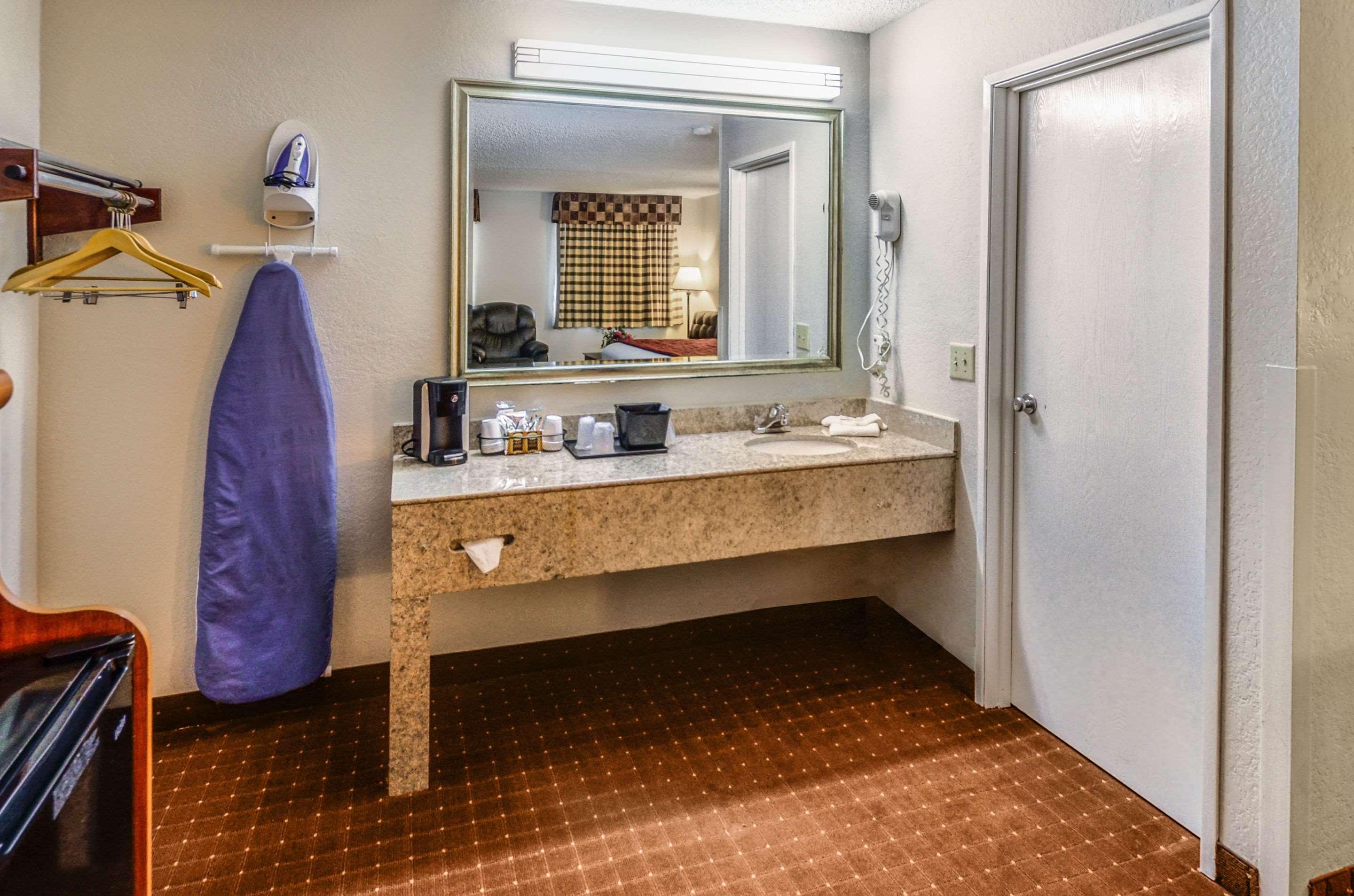 Rodeway Inn North Charleston - Ashley Phosphate Екстериор снимка