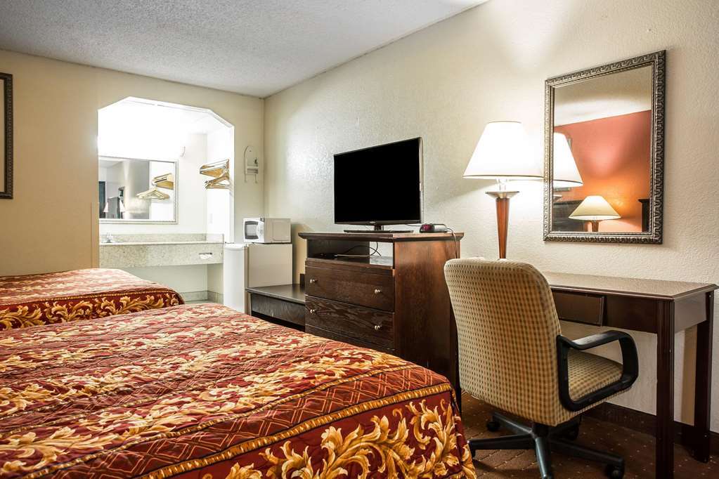 Rodeway Inn North Charleston - Ashley Phosphate Стая снимка