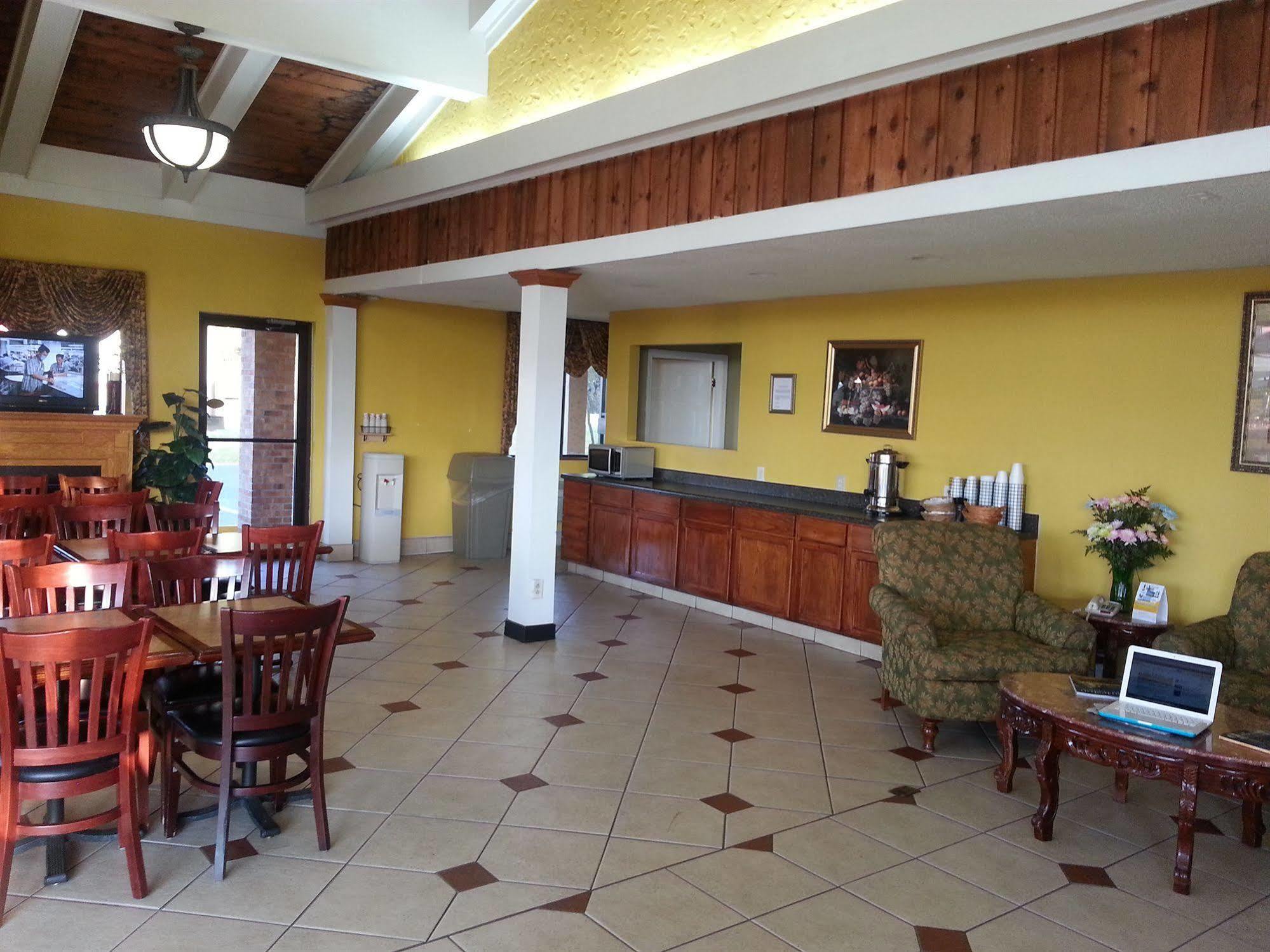 Rodeway Inn North Charleston - Ashley Phosphate Екстериор снимка